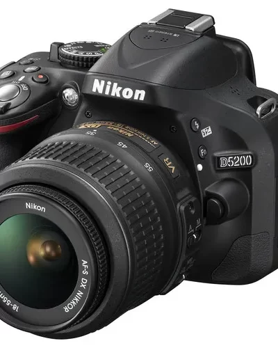 Nikon D5200 with 18-55mm Lens DSLR Camera Kits