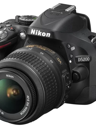 Nikon D5200 DSLR Camera Set with 18-55mm Lens