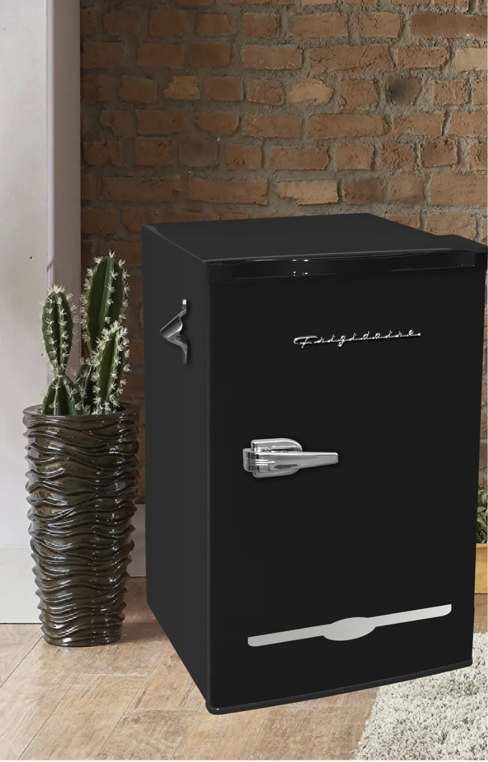 Frigidaire Retro Mini Refrigerator with Side Bottle Opener - Image 4