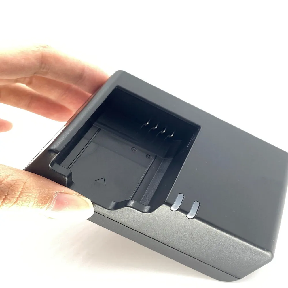 Camera Battery Charger - Image 4