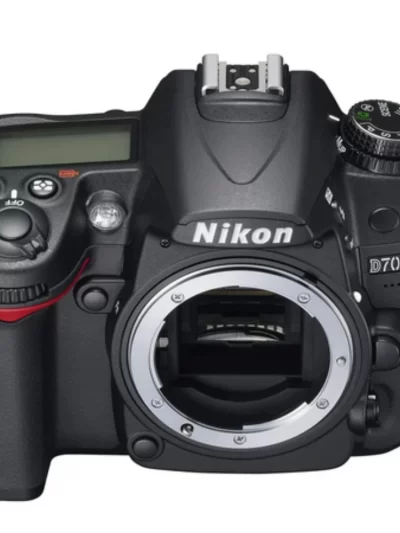 Nikon D7000 with 18-105mm Lens DSLR Camera Kits